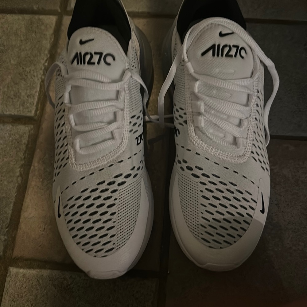 nike air 270 BRAND NEWW